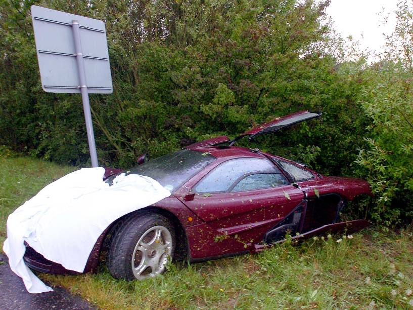 McLaren F1 de Mr. Bean: acidente na Inglaterra