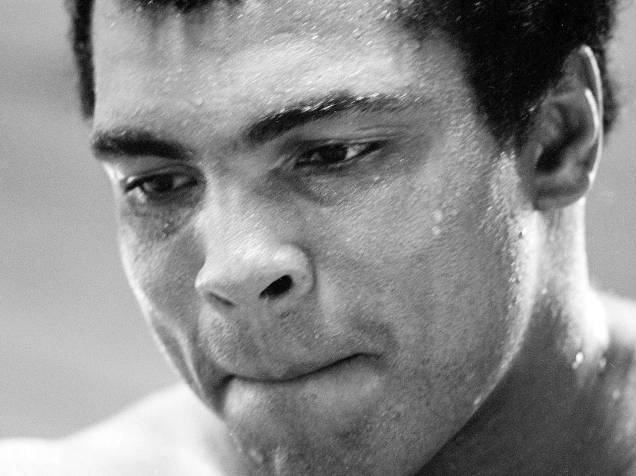 Muhammad Ali treina no seu retiro nas montanhas da Pensilvânia em Owigsburg, em agosto de 1974 para luta contra George Foreman no Zaire