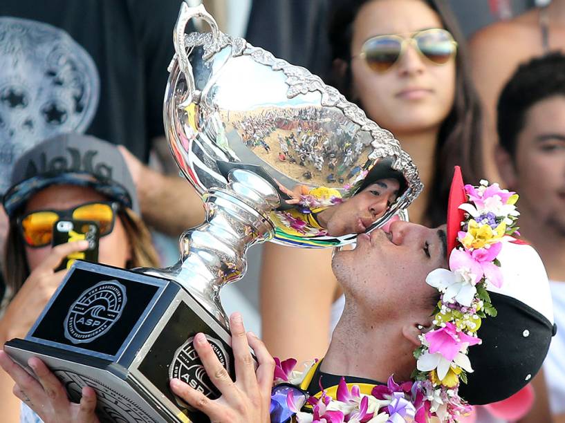 O surfista paulista Gabriel Medina, 20, conquista o título mundial de surfe, durante o Billabong Pipe Masters, última etapa do Circuito Mundial de Surfe, nesta sexta-feira (19) na praia de Pipeline, em Honolulu, na ilha de Oahu, no Havaí