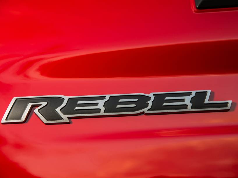 A picape RAM 1500 Rebel: transmissão automática de oito velocidades e tração integral opcional