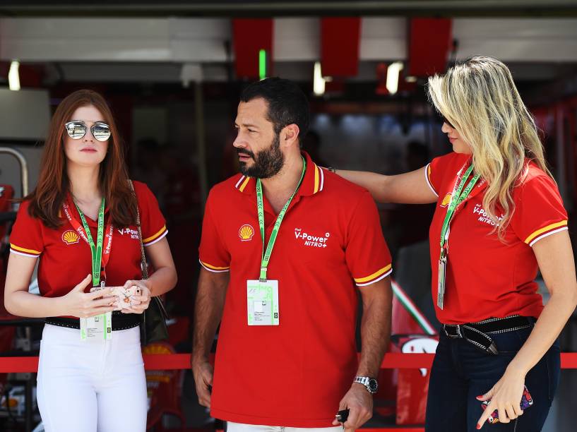 Marina Ruy Barbosa, Malvino Salvador e Ellen Roche nos bastidores do GP Brasil de Fórmula 1, em Interlagos
