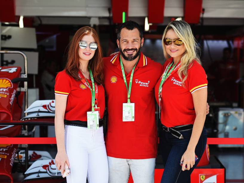 Marina Ruy Barbosa, Malvino Salvador e Ellen Roche nos bastidores do GP Brasil de Fórmula 1, em Interlagos