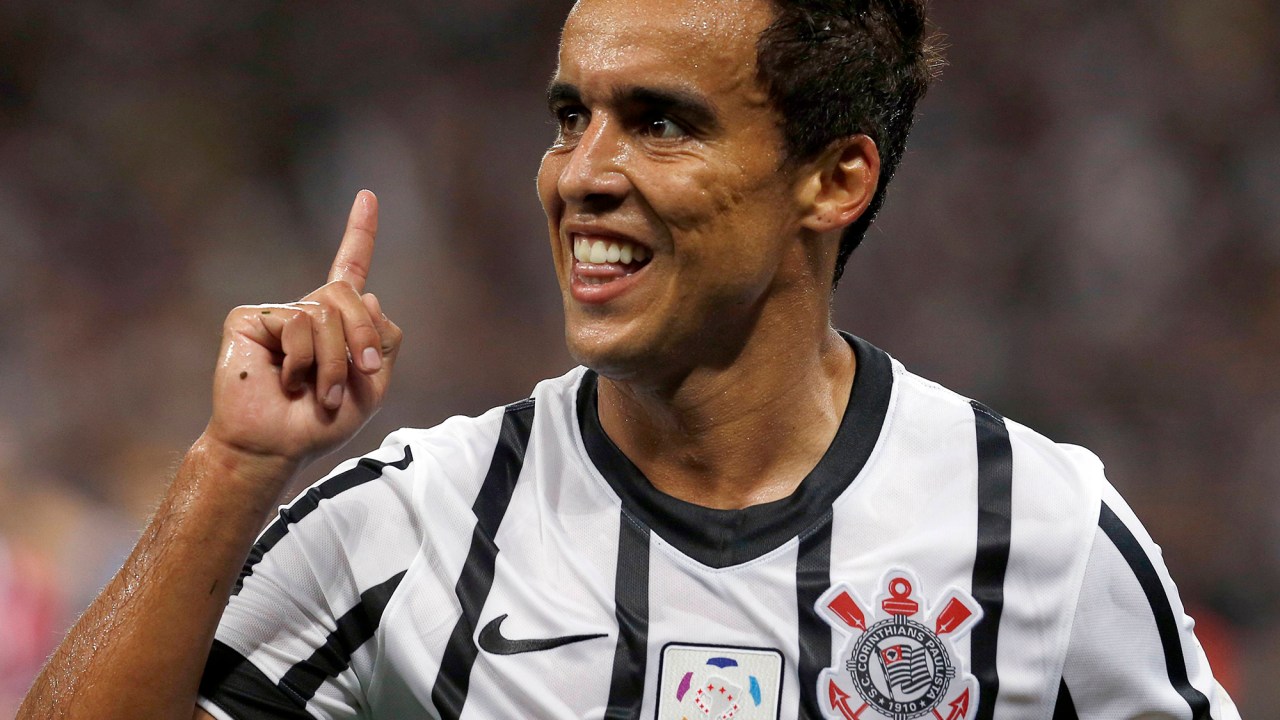 Jadson vem sendo um dos destaques do bom início de temporada do Corinthians
