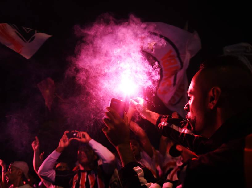 Torcida do São Paulo na chegada para a partida contra o San Lorenzo no Morumbi - 18/03/2015
