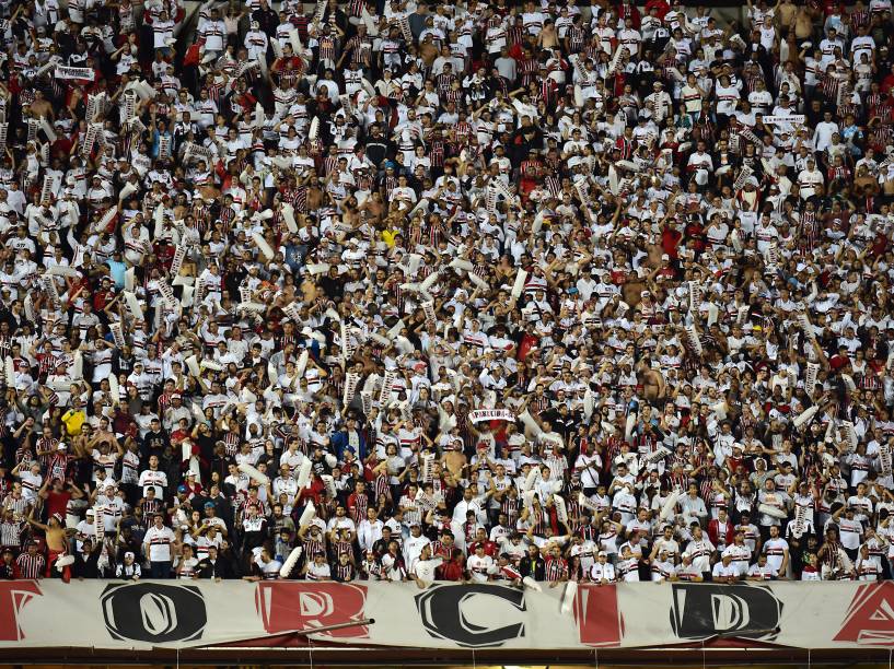 Torcida do São Paulo faz a festa no Morumbi