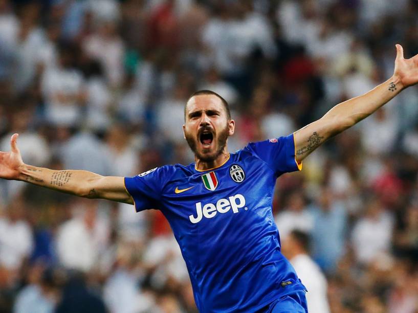 Leonardo Bonucci comemora a classificação da Juventus para a final da Liga dos Campeões após empate com o Real Madrid no Santiago Bernabéu