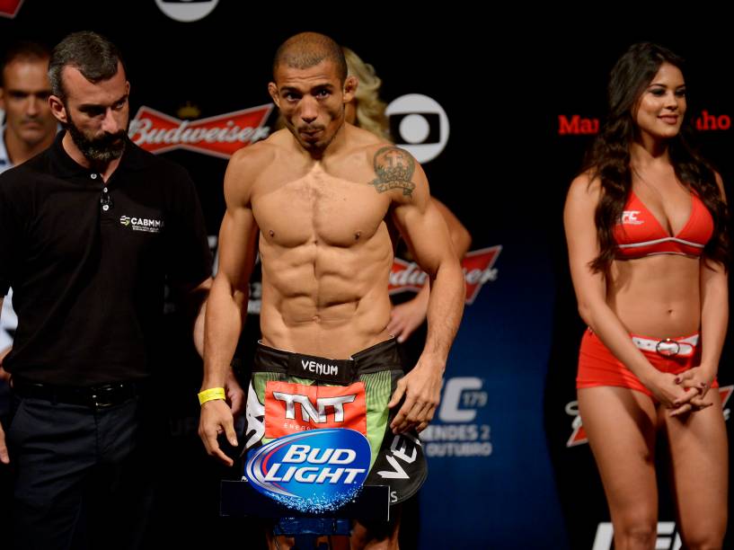 O lutador José Aldo durante a pesagem do UFC 179, no Rio