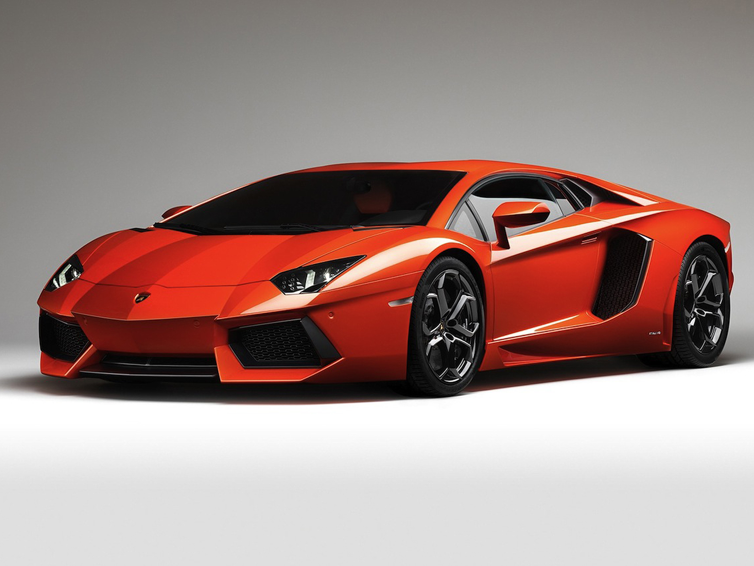 Lamborghini Aventador: acelerador sensível à velocidade e ao consumo de gasolina
