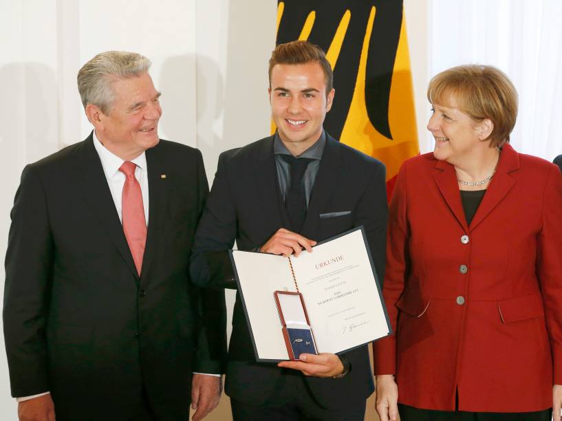 Autor do gol do título, meia Mario Götze também foi homenageado