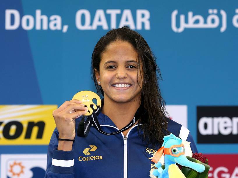 Etiene Medeiros conquistou a medalha de ouro nos 50 metros costas, com direito a recorde no Mundial de Piscina Curta, em Doha, no Catar