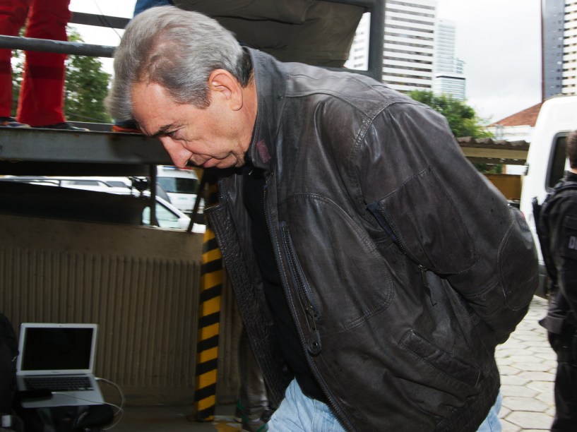 Executivos da construtora Odebrecht são encaminhados para o IML de Curitiba (PR), na manhã deste sábado (20)