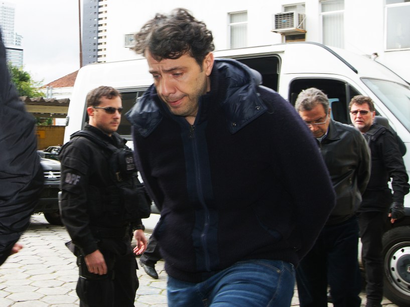 Executivos da construtora Odebrecht são encaminhados para o IML de Curitiba (PR), na manhã deste sábado (20)