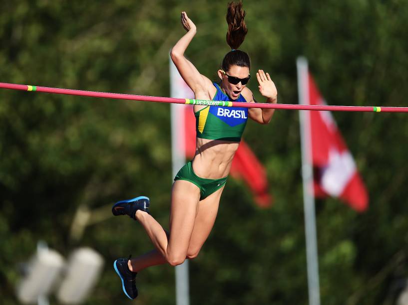 Fabiana Murer perde disputa contra a cubana Yarisley Silva e leva a medalha de prata no salto com vara, nos Jogos Pan-Americanos