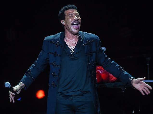 O cantor norte-americano Lionel Richie se apresenta no Ginásio Ibirapuera, na zona sul de São Paulo