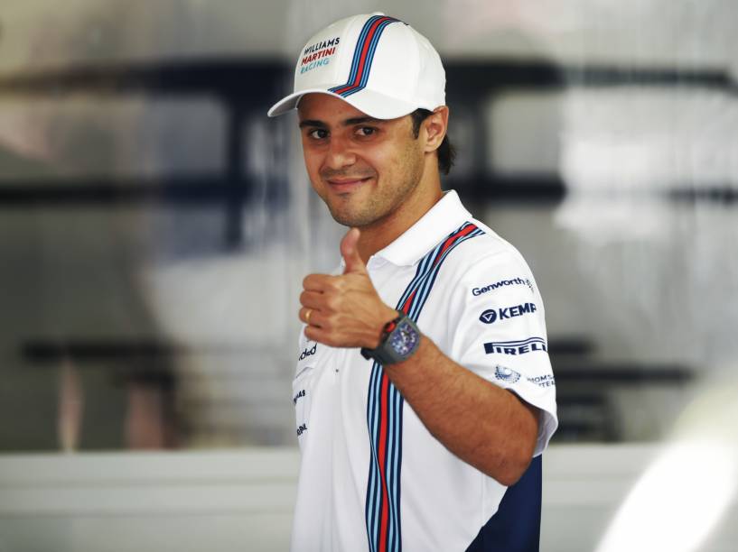 O piloto brasileiro, Felipe Massa, chega no autódromo de Interlagos, para o GP de Fórmula 1 2014, em São Paulo