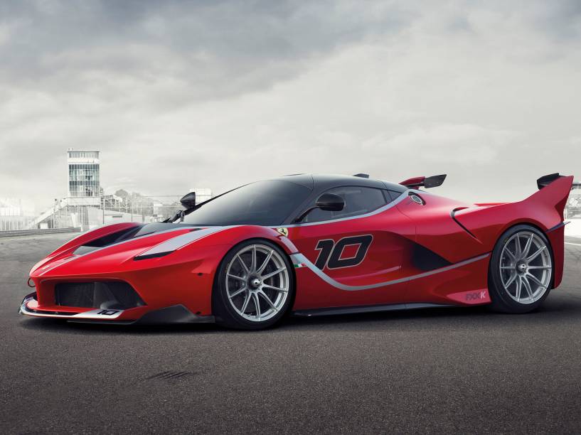 A nova Ferrari FXX K: só 32 unidades - todas vendidas