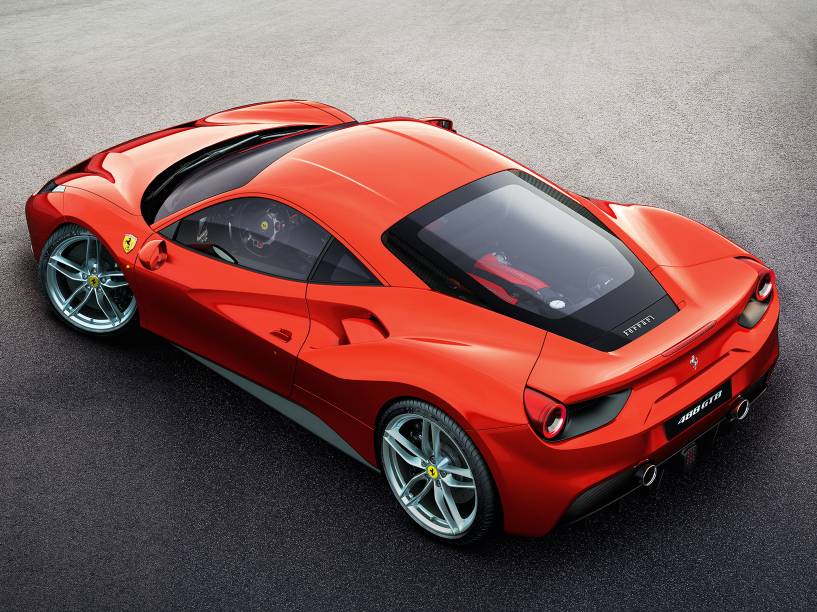 A nova Ferrari 488 GTB vai de 0 até 100km/h em apenas três segundos