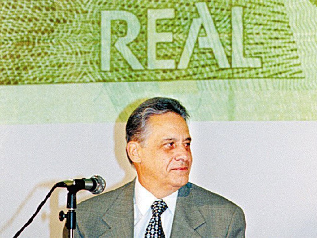 O presidente Fernando Henrique Cardoso na comemoração do primeiro ano do Plano Real, no Centro de Treinamento do Banco do Brasil, em Brasília (DF). (Brasília, DF, 01/07/1995)