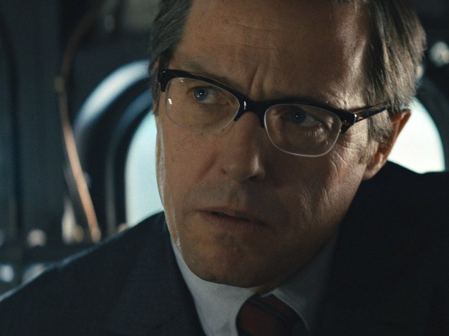 Os personagem Waverly, vivido por Hugh Grant, no filme O Agente da U.N.C.L.E.