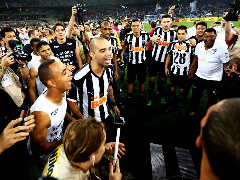 O Atlético Mineiro é campeão da Copa do Brasil pela primeira vez. O Galo derrotou o Cruzeiro por 1 a 0 no Mineirão e levou o título e a vaga na Libertadores 2015