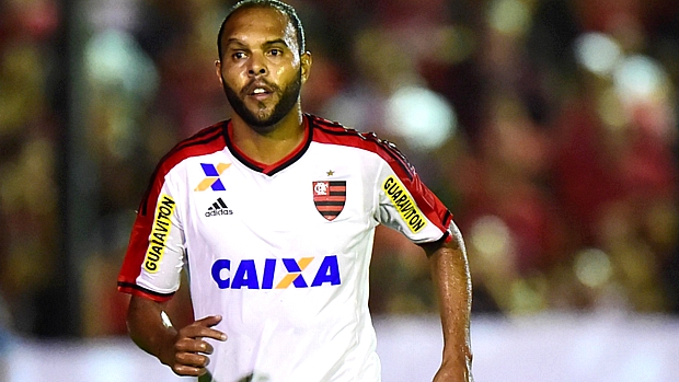 Alecsandro abriu o placar para o Flamengo em Pelotas