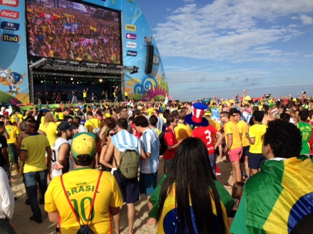 Torcidas de todas as cores na Fifa Fan Fest, em Copacabana