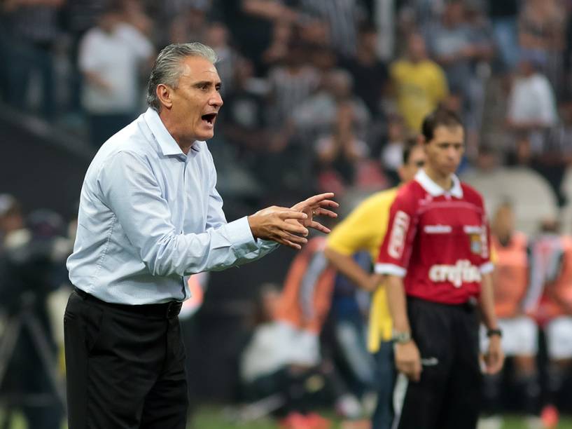O técnico Tite do Corinthians durante a partida entre Corinthians e Ponte Preta