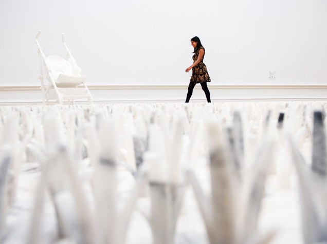 Instalação Andarilho do artista chinês Ai Weiwei fotografada durante sua exposição na Royal Academy of Arts em Londres