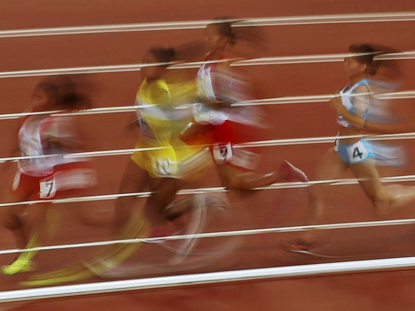 Disputa feminina dos 5000m durante os Jogos do Sudeste Asiático, em Singapura