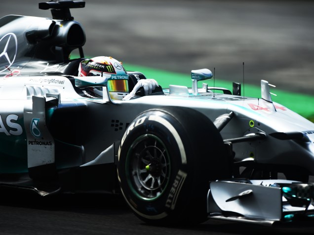Lewis Hamilton da Mercedes durante treino classificatório para o Grande Prêmio do Brasil de Fórmula 1