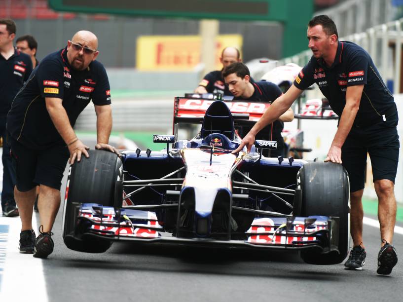 As equipes se aprontam, nesta quinta-feira, para o GP de Fórmula 1 no autódromo de Interlagos, em São Paulo