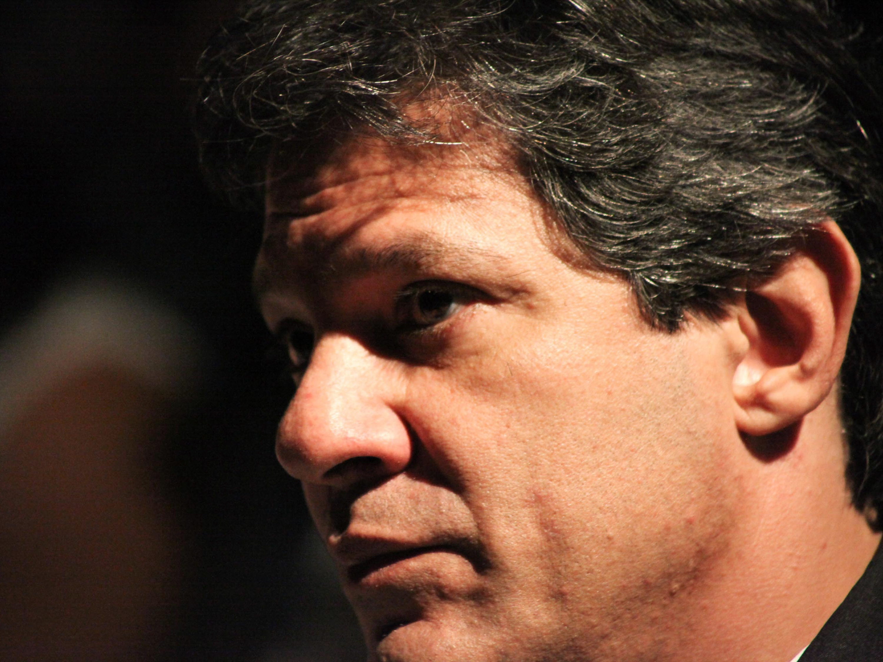 O prefeito Fernando Haddad durante o projeto 'Moda no CEU', parte do São Paulo Fashion Week 20 anos, em São Paulo (SP), na manhã desta sexta-feira (23)
