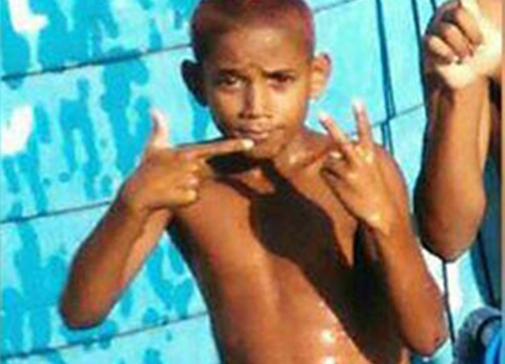 Ação de policiais da Unidade de Polícia Pacificadora (UPP) do Caju, na Zona Norte da cidade do Rio de Janeiro, baleou um menino de apenas 11 anos de idade, que não resistiu aos ferimentos