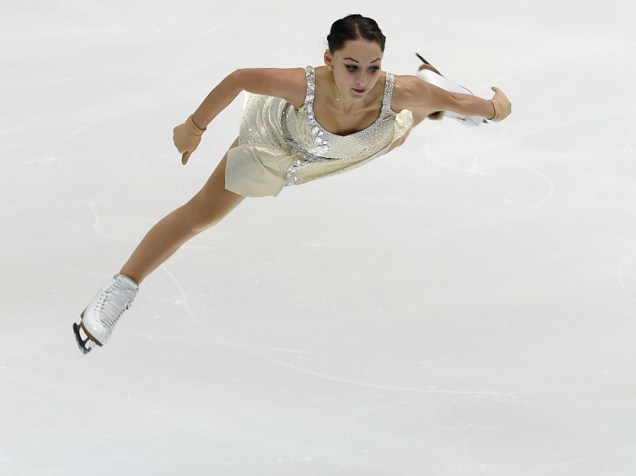 Elene Gedevanishvili, da Geórgia, durante sua apresentação o Grand Prix de patinação artística, em Osaka, no Japão