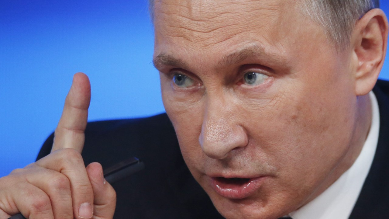 "A forte alta nos preços da vodka só leva ao aumento do consumo de produtos falsificados", disse Putin