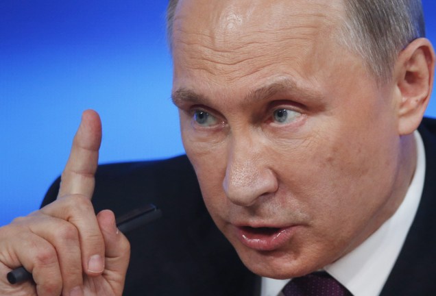 Em Moscou, o presidente russo, Vladimir Putin, disse em seu discurso anual que a economia do país sairá da atual crise econômica dentro dois anos no pior caso