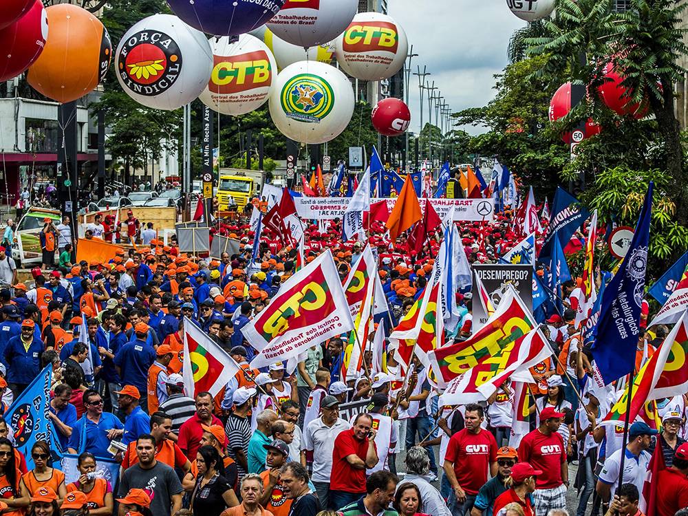 Fim do imposto sindical beneficia trabalhadores