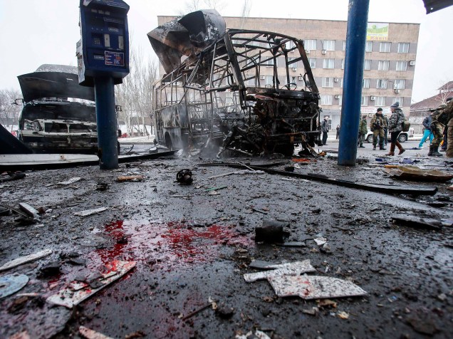 Na Ucrânia, estação de ônibus foi atingida por um bombardeio entre separatistas pró-Rússia e forças do governo ucraniano em Donetsk