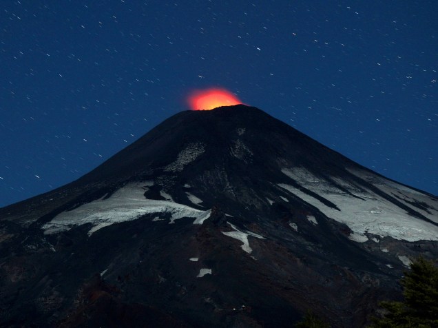 Vulcão Vilarrica, Chile, exibiu sinais de atividade. No início deste mês, o vulcão entrou em erupção e fez com que milhares de pessoas fossem evacuadas
