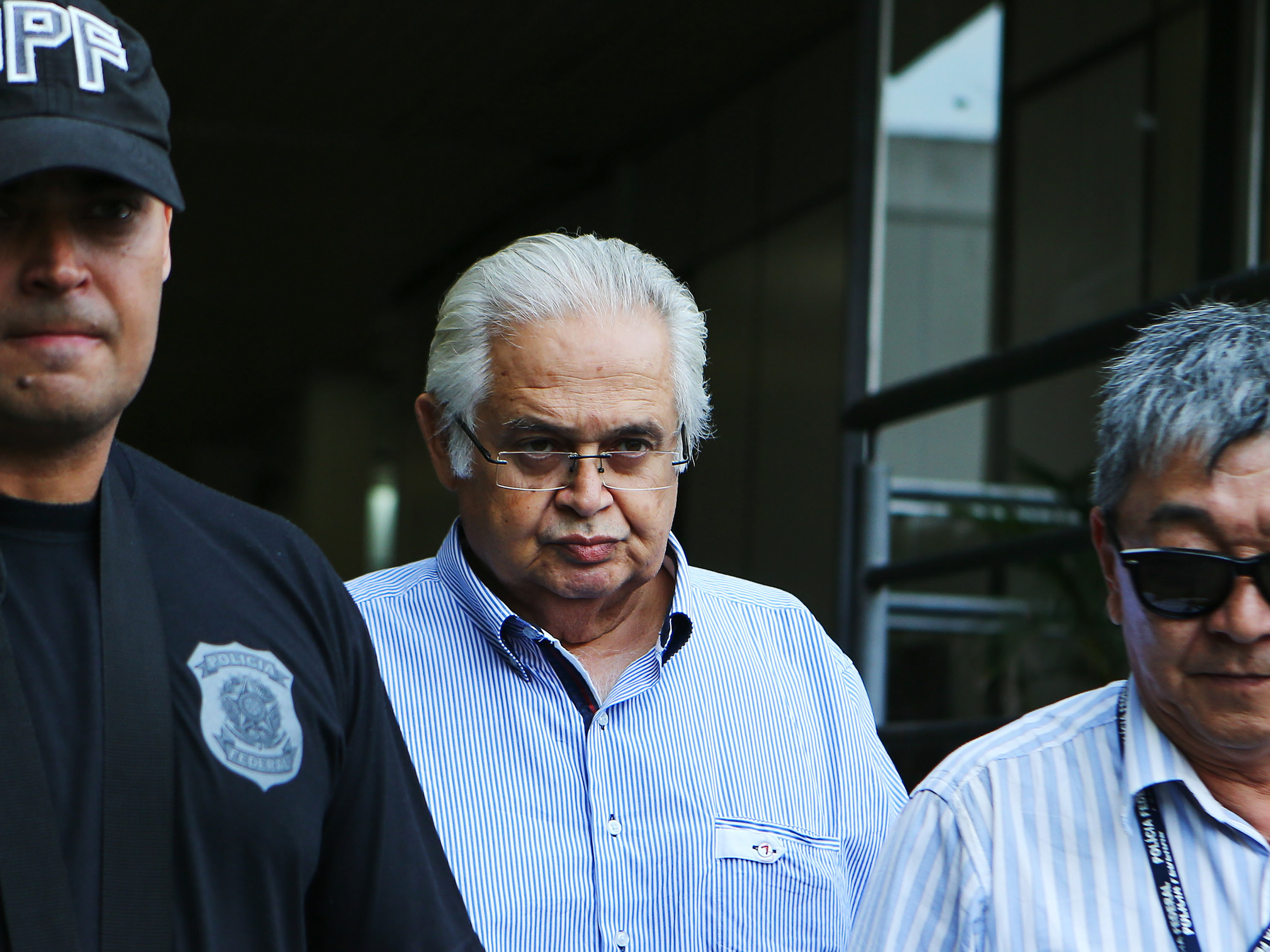 O ex-deputado federal Pedro Corrêa, suspeito de envolvimento no esquema de fraudes em contratos da Petrobras investigado pela operação Lava Jato chega ao IML de Curitiba, para realizar exame de corpo de delito - 13/04/2015