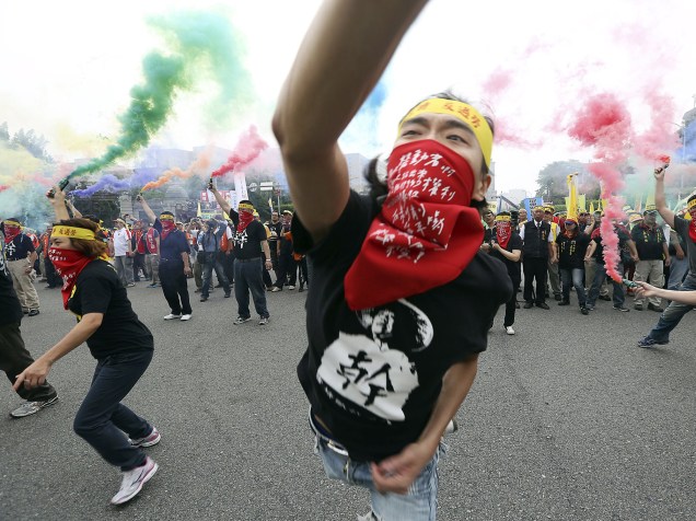 Em Taiwan, Manifestação em frente a residência presidencial durante o Dia do Trabalho