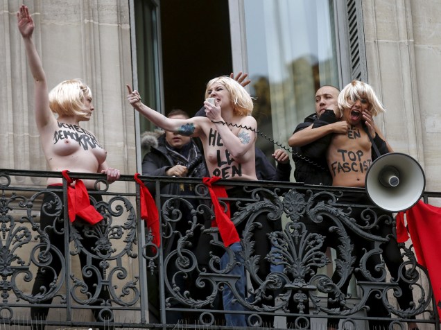 Em Paris, ativistas do Femen protestaram contra a líder do partido francês de ultradireita Frente Nacional, Marine Le Pen. Com faixas com a frase "Heil Le Pen" em alusão à saudação nazista a Hitler e frases contra a Frente Nacional, o trio atrapalhou o discurso de Marine até ser retirado pela polícia