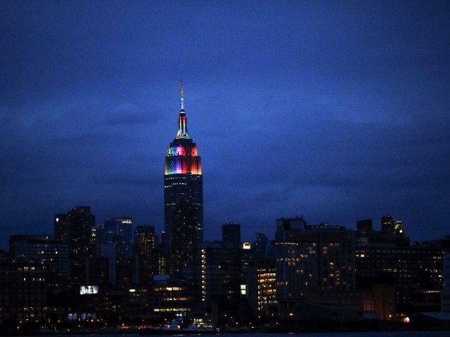 Iluminação especial para o Empire State Building, durante a celebração da Parada Anual do Orgulho Gay, em Nova York - 29/06/2015