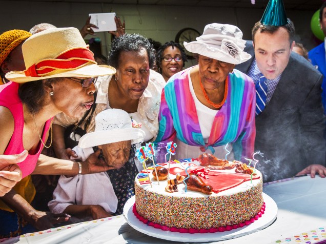 Susannah Mushatt Jones, celebra seus 116 anos com a família e amigos no bairro do Brooklyn, em Nova York. Neta de escravos, Susannah é a pessoa mais velha do mundo - 07/07/2015