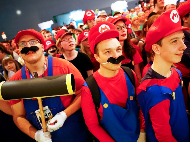 Fãs celebram os 30 anos do personagem Mario Bros durante a maior feira de games da Europa, a Gamescom, que acontece até o próximo domingo (9) - 06/08/2015