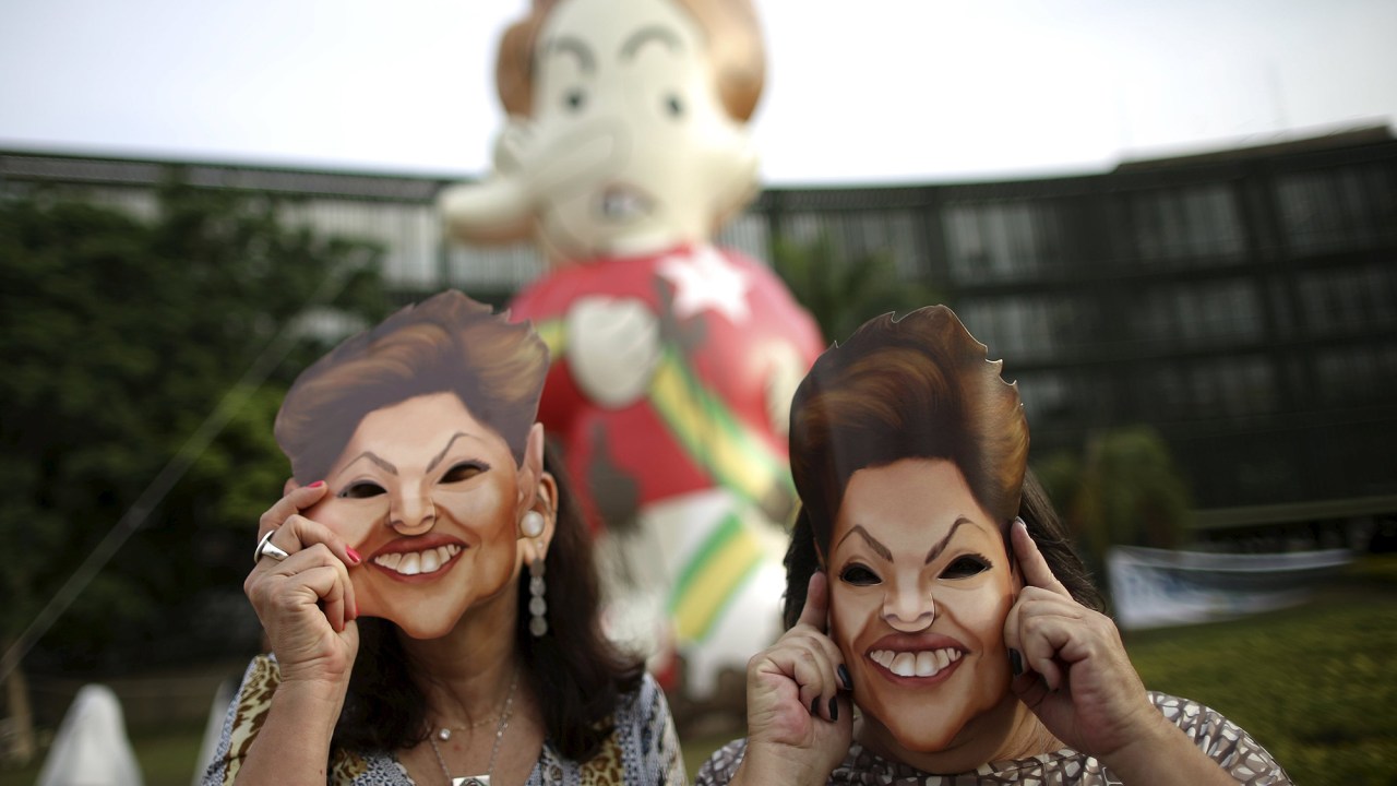 Em Brasília, protesto durante julgamento de contas do governo Dilma