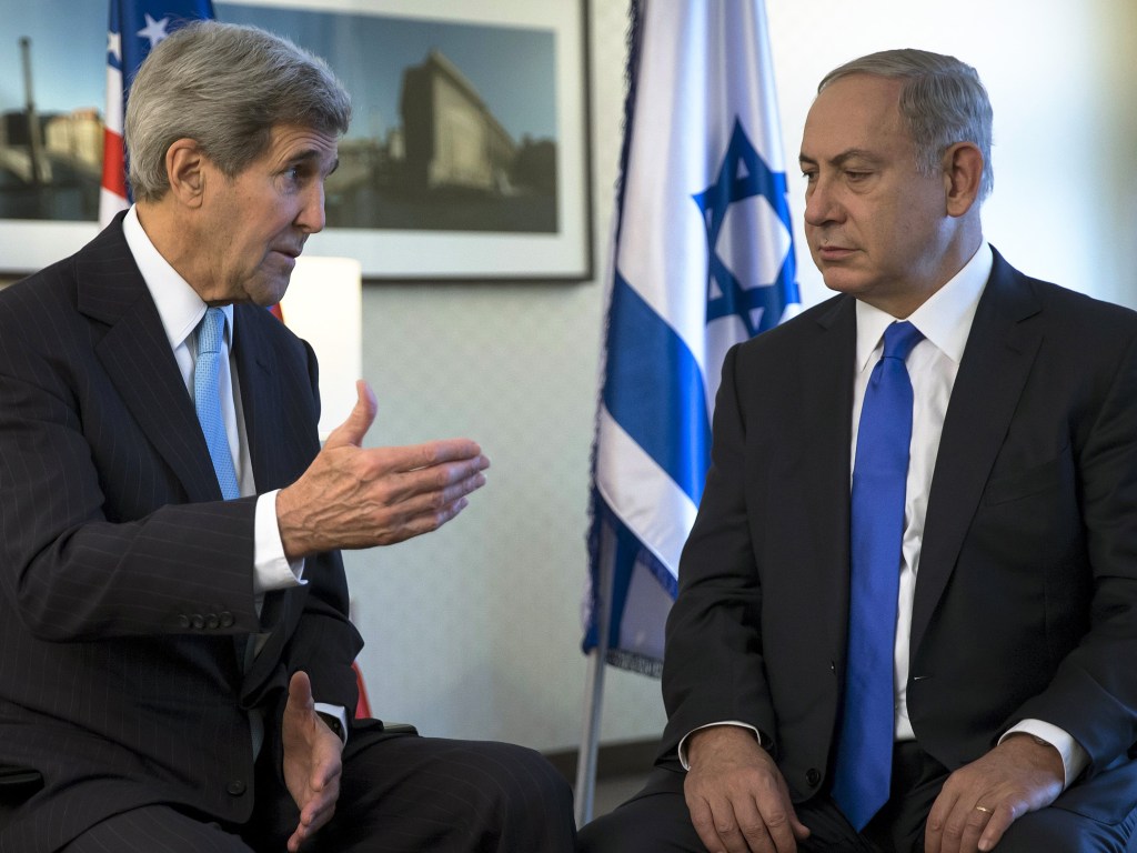 O secretário de norte-americano, John Kerry, se reúne com o primeiro-ministro de Israel, Binyamin Netanyahu, em Berlim (Alemanha) - 22/10/2015