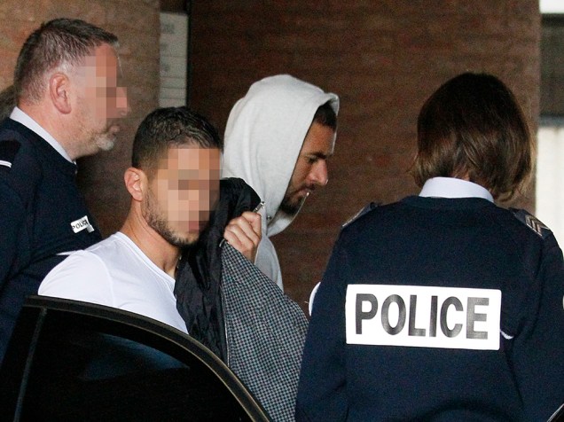 O atacante francês Karim Benzema, do Real Madrid, foi preso nesta quarta-feira, acusado de ter chantageado o companheiro de seleção Mathieu Valbuena com um vídeo erótico