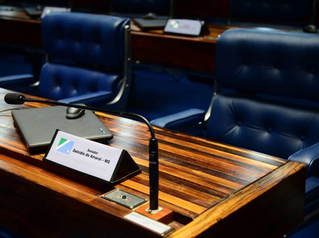A bancada do senador Delcídio do Amaral vazia, no plenário do Senado, em Brasília (DF), na tarde desta quinta-feira (26)