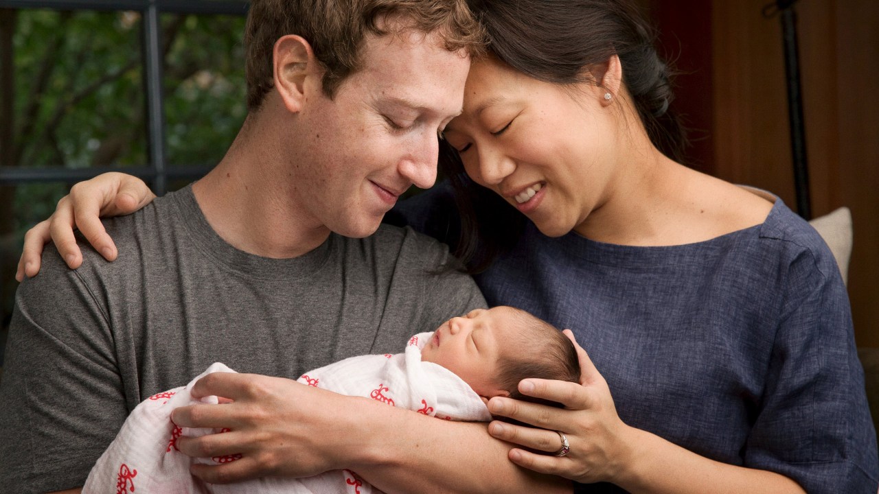 Mark Zuckerberg e sua esposa, Priscilla Chan, publicam foto com a filha, Max